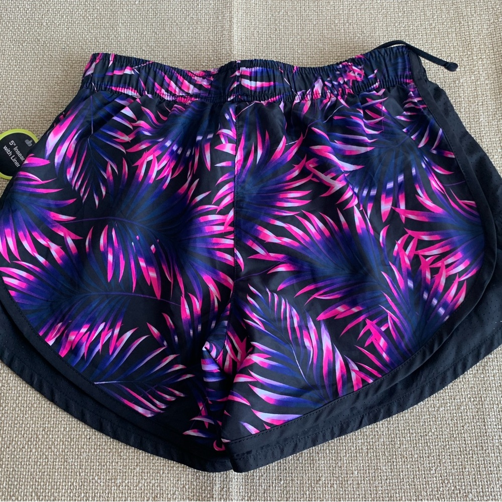 New Athletic Works Beautiful and fun shorts